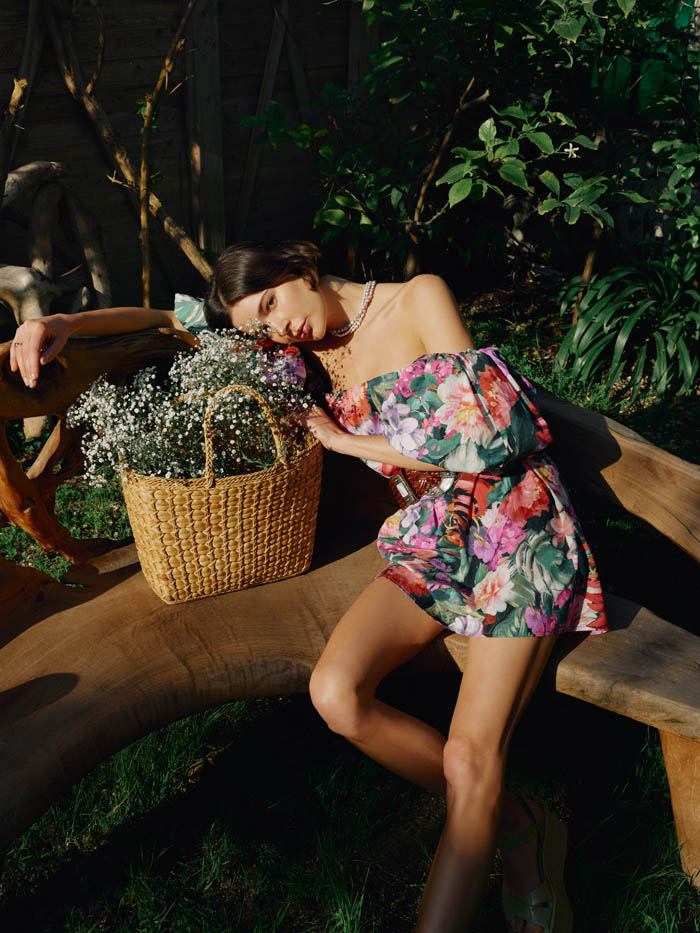 Ezgi Mola'dan yepyeni bir marka ve koleksiyon: EzoMola