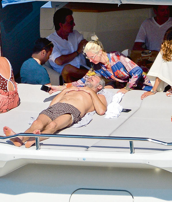 Ege Sahillerinde tatil keyfi