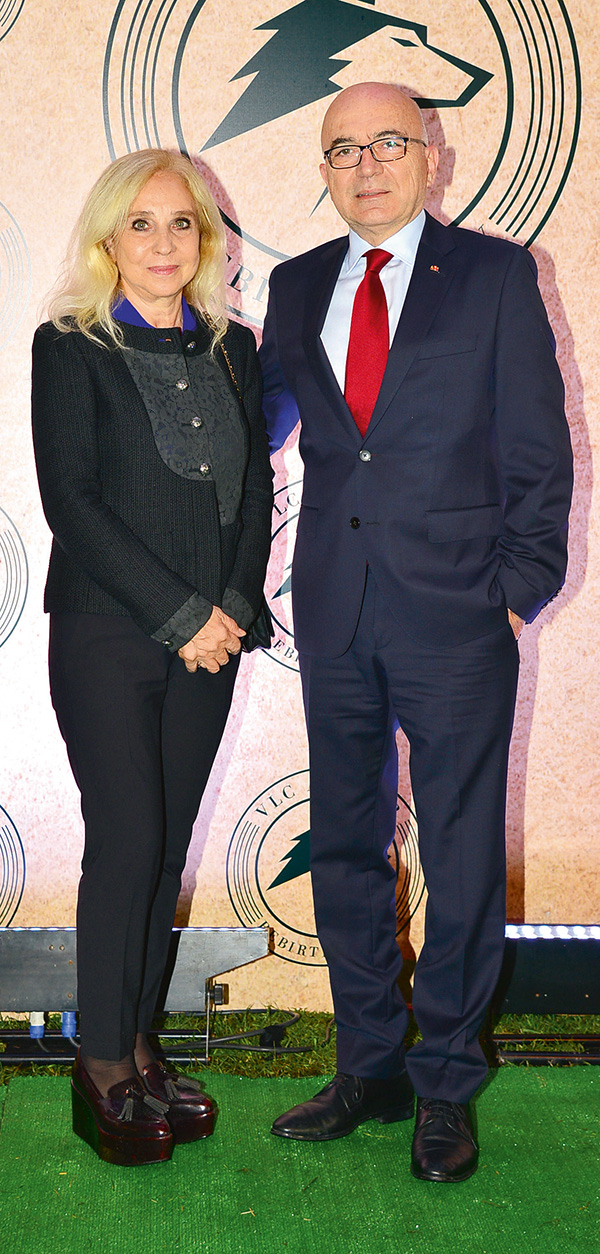 Kişiye özel arazi araçları için renkli tanıtım