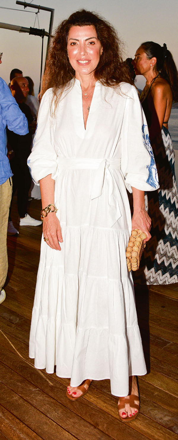 Yeni otelde özel davet