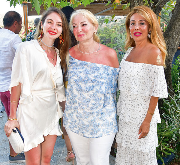 Heykel parkının açılışına büyük ilgi