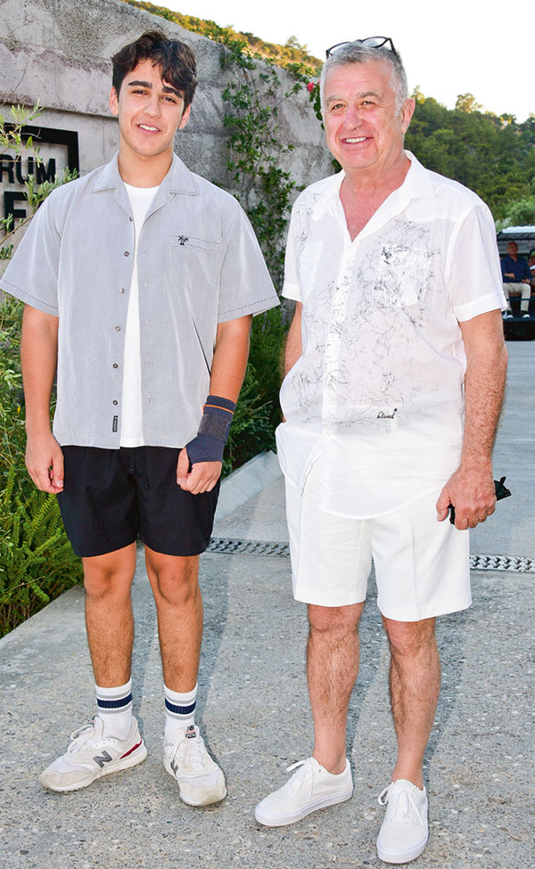 Heykel parkının açılışına büyük ilgi