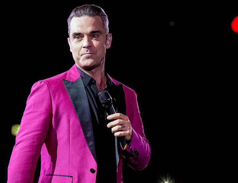 Robbie Williams davetli gelmiş