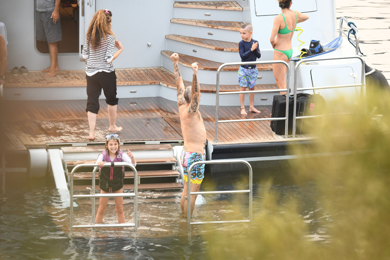 Robbie Williams davetli gelmiş