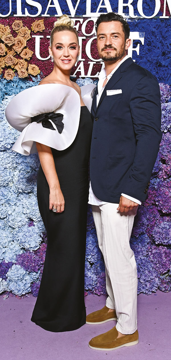 Capri'deki baloda bir araya geldiler