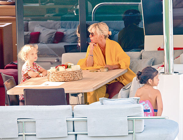 Masmavi koylarda tatile devam