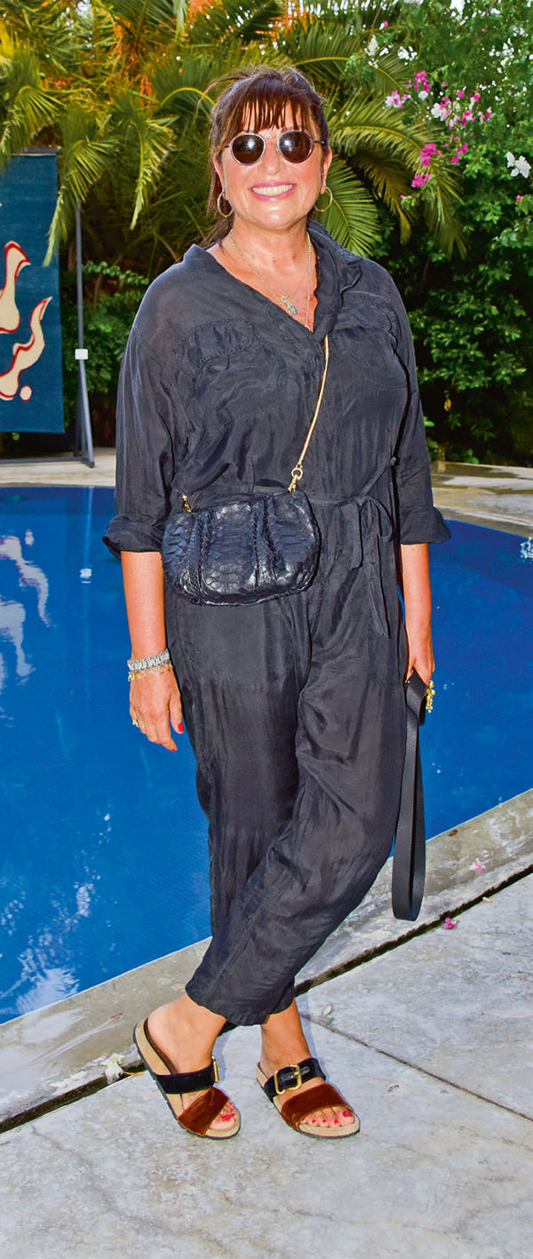 Yeni eserlerini otelde sergiliyor