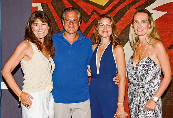 Yeni eserlerini otelde sergiliyor