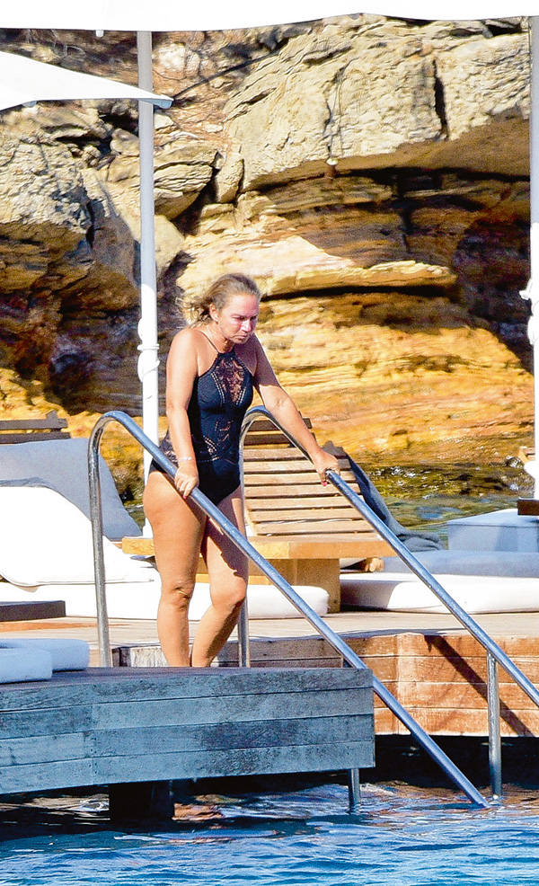 Ege'de tatil hız kesmeden sürüyor