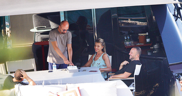 Ege'de tatil hız kesmeden sürüyor