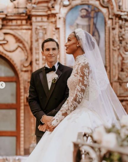 Jasmine Tookes evlendi