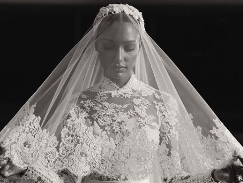 Jasmine Tookes evlendi