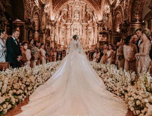 Jasmine Tookes evlendi