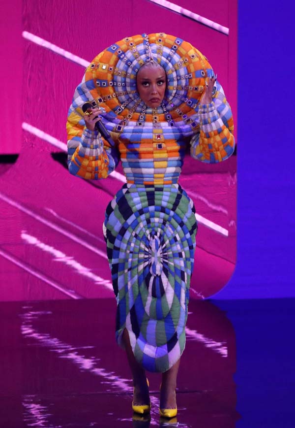 2021 MTV Video Müzik Ödülleri'nde kırmızı halı şıklığı