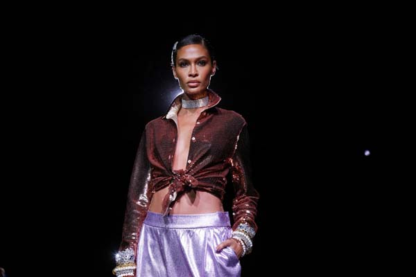 Tom Ford defilesinde dikkat çeken detay!