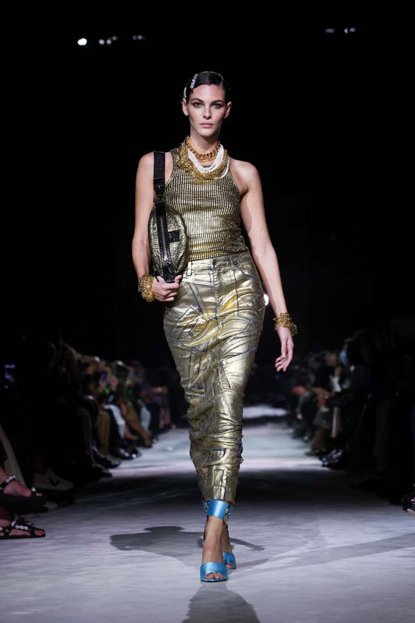 Tom Ford defilesinde dikkat çeken detay!