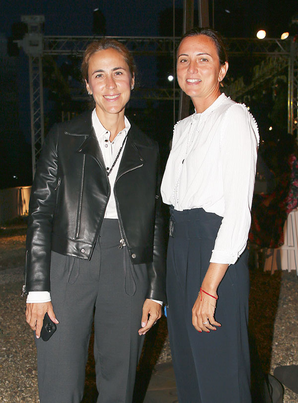 Gençlerin heykelleri terasa çıktı