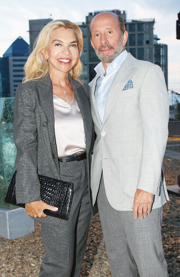 Gençlerin heykelleri terasa çıktı