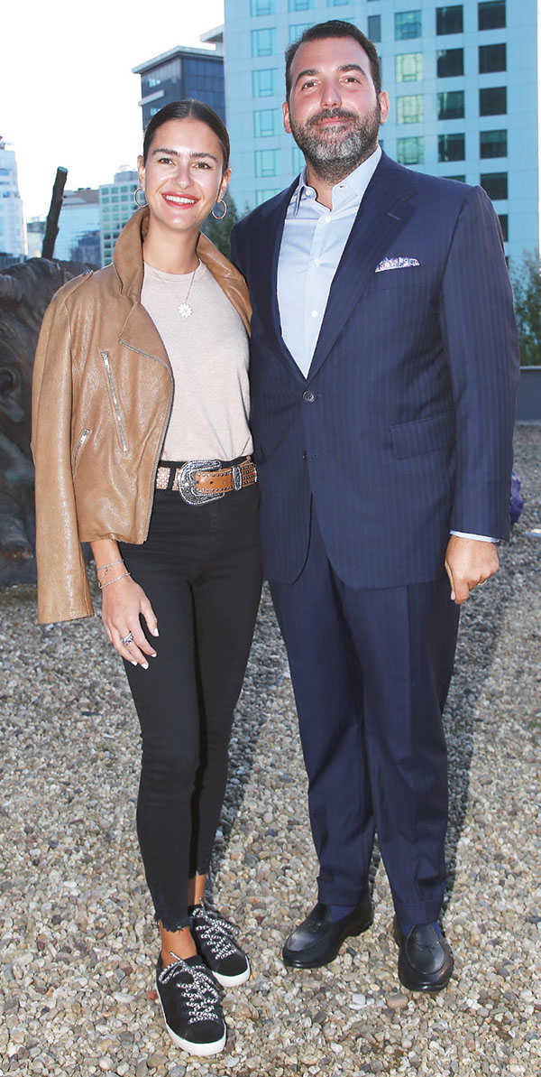 Gençlerin heykelleri terasa çıktı