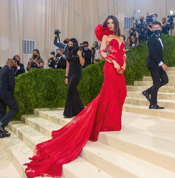 Modanın en gösterişli gecesine yıldız yağmuru