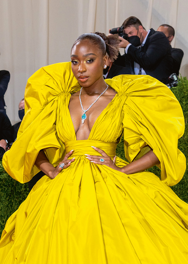 Modanın en gösterişli gecesine yıldız yağmuru