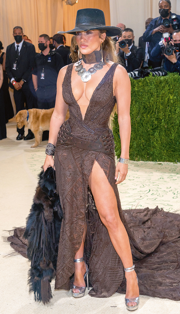 Modanın en gösterişli gecesine yıldız yağmuru