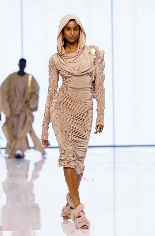 Balmain SS 2022 defilesi