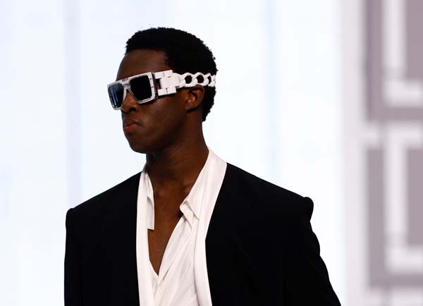 Balmain SS 2022 defilesi