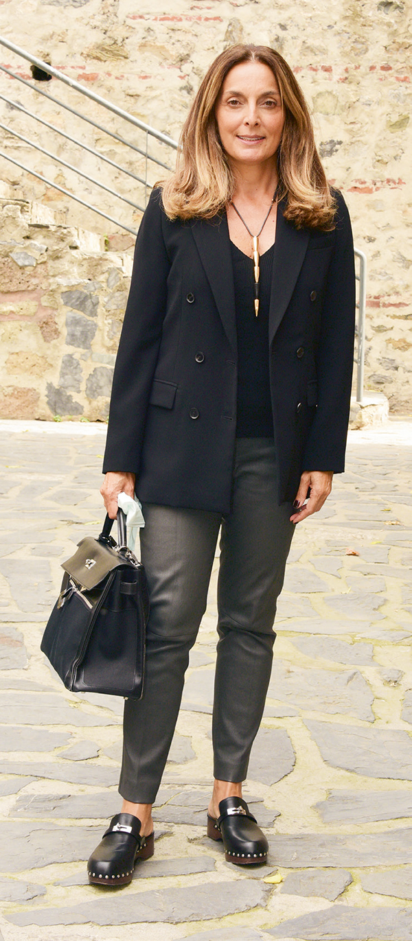 Sanatçı adayları ilk sergisini gerçekleştirdi