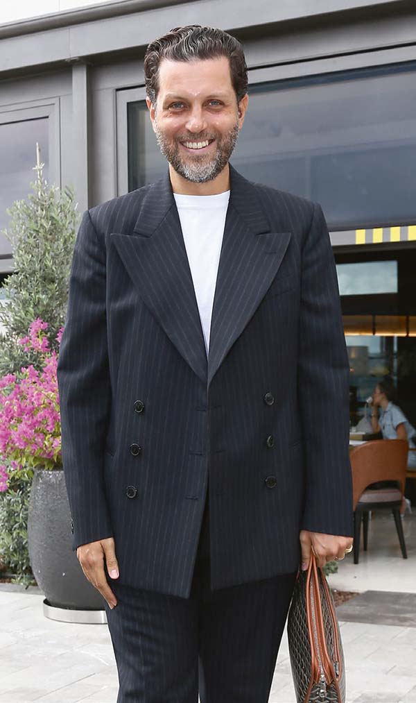 Yeni koleksiyona sıra dışı tanıtım