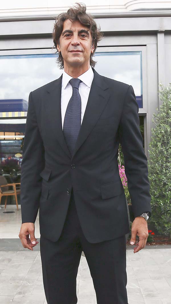 Yeni koleksiyona sıra dışı tanıtım