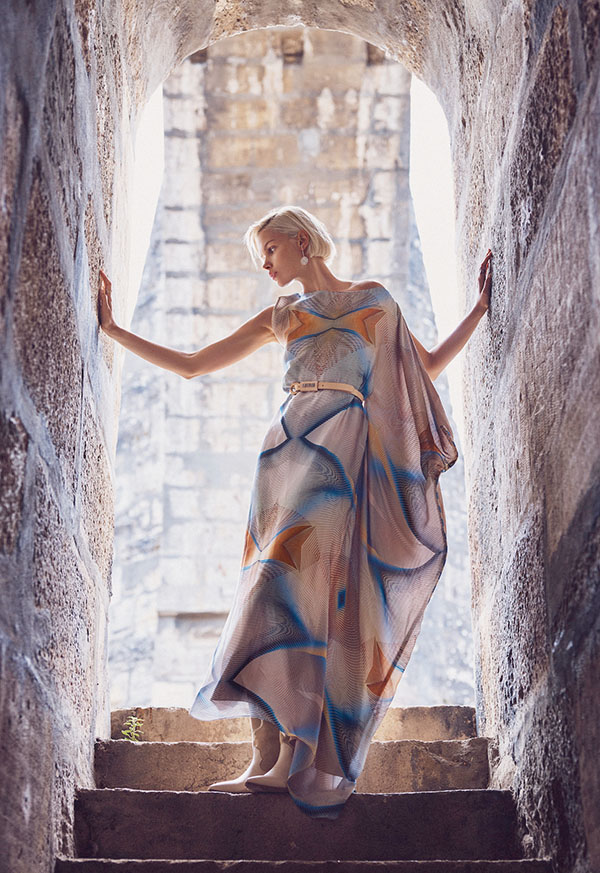 2022 yazı renkli geçecek