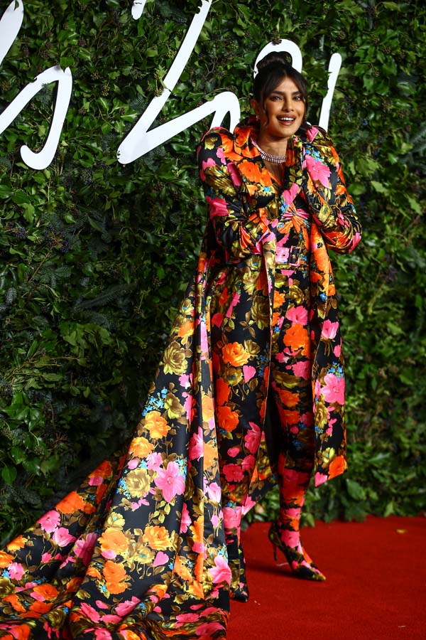 2021 Moda Ödülleri'nde kırmızı halıya damga vurdular