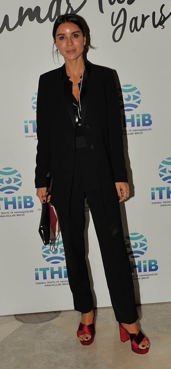 Genç tasarımcılar ödüllendirildi