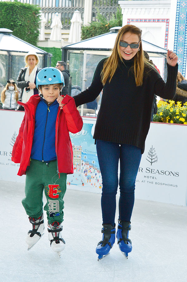 Boğaz'da buz pateni keyfi
