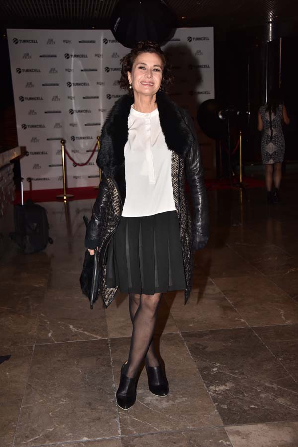 “Adı Aylin” oyununa ünlü isimlerden büyük ilgi