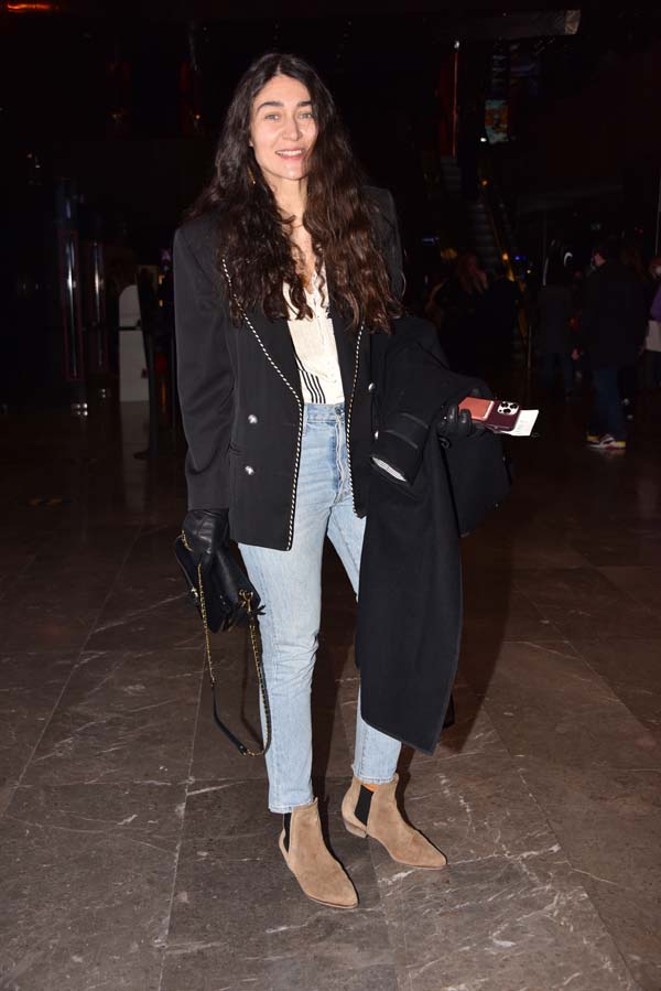 “Adı Aylin” oyununa ünlü isimlerden büyük ilgi