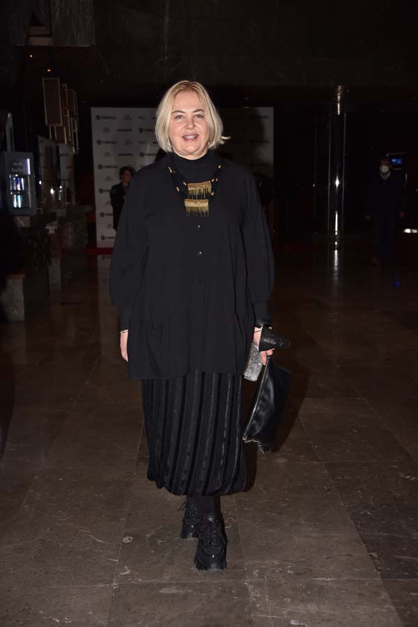 “Adı Aylin” oyununa ünlü isimlerden büyük ilgi