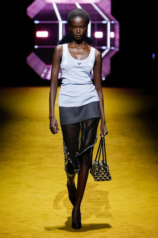 Prada Sonbahar/Kış 2022 koleksiyonu