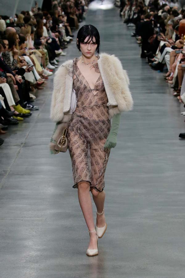 FENDI Sonbahar- Kış 2022 defilesi