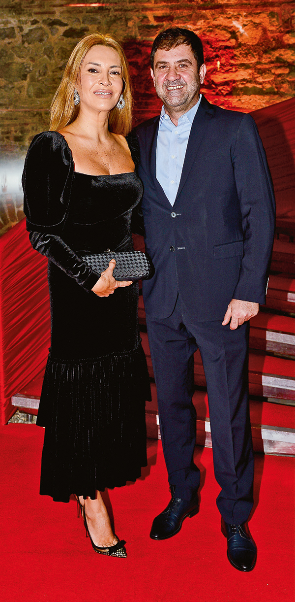 Ünlü oyuncu mücevher tanıtacak