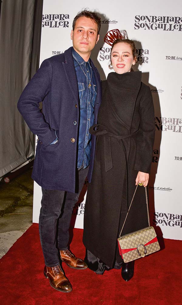 Fasıllı ve kebaplı tiyatro oyunu perde açtı