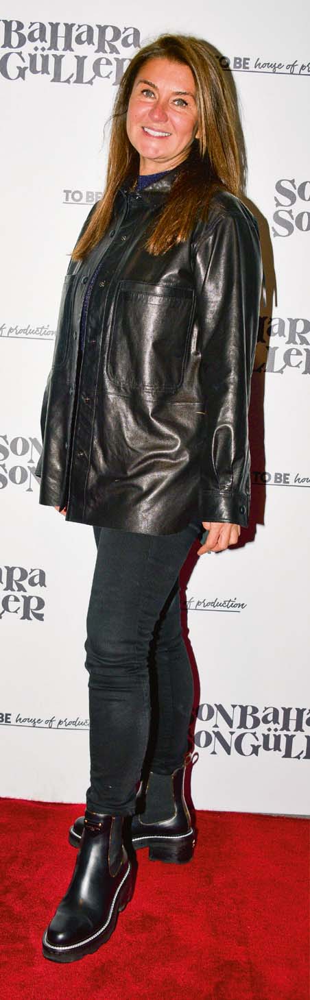 Fasıllı ve kebaplı tiyatro oyunu perde açtı