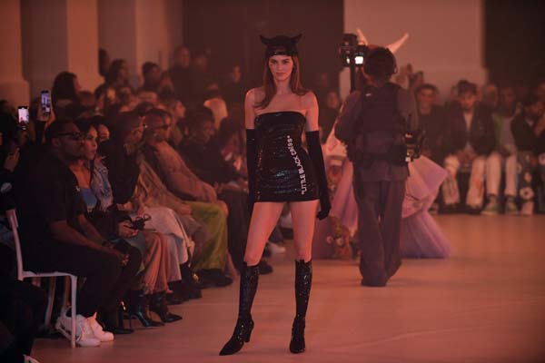 Off-White 2022-23 Sonbahar/Kış koleksiyonu