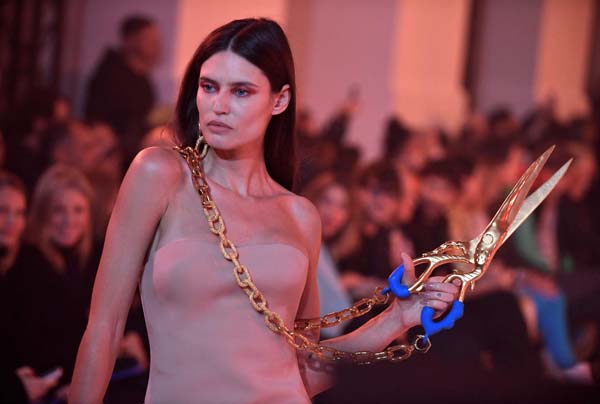 Off-White 2022-23 Sonbahar/Kış koleksiyonu