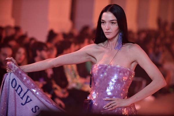 Off-White 2022-23 Sonbahar/Kış koleksiyonu