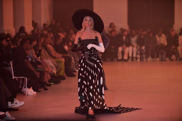 Off-White 2022-23 Sonbahar/Kış koleksiyonu