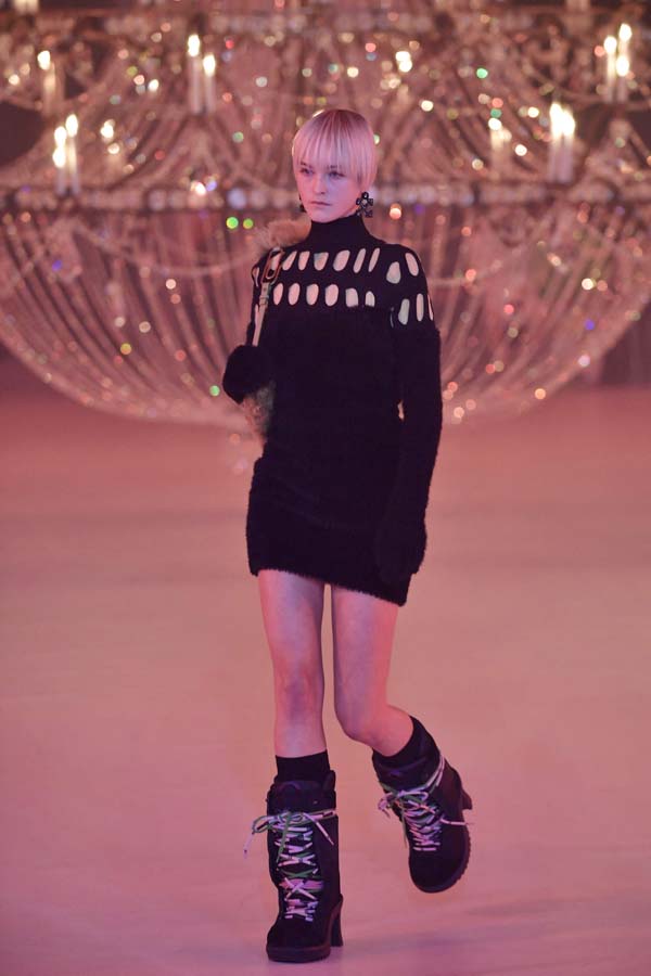 Off-White 2022-23 Sonbahar/Kış koleksiyonu