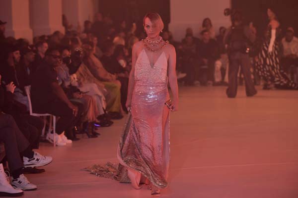 Off-White 2022-23 Sonbahar/Kış koleksiyonu