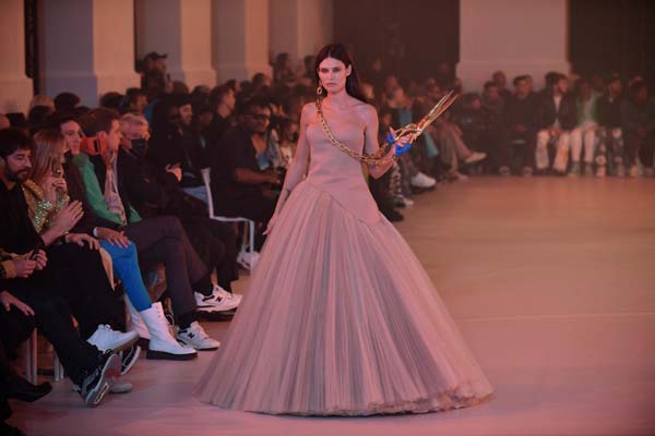 Off-White 2022-23 Sonbahar/Kış koleksiyonu